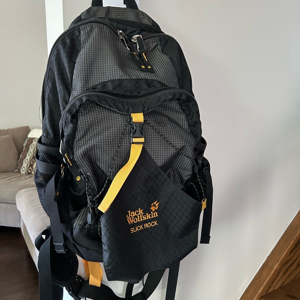 Jack Wolfskin Slick Rock Black and Yellow Trekking Hiking Backpack